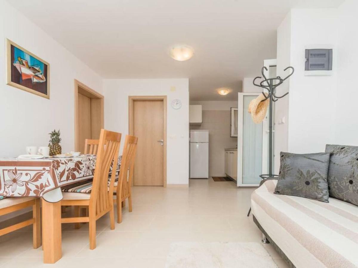 Apartment F-4 Klimno Exterior photo